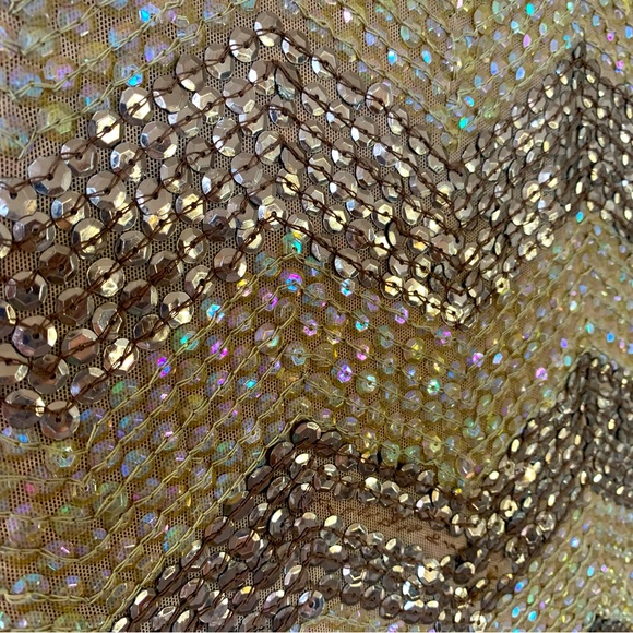 Alice & Olivia Zigzag Sequin Shift Party Dress. Size: 2. Great condition overall - Picture 5 of 16